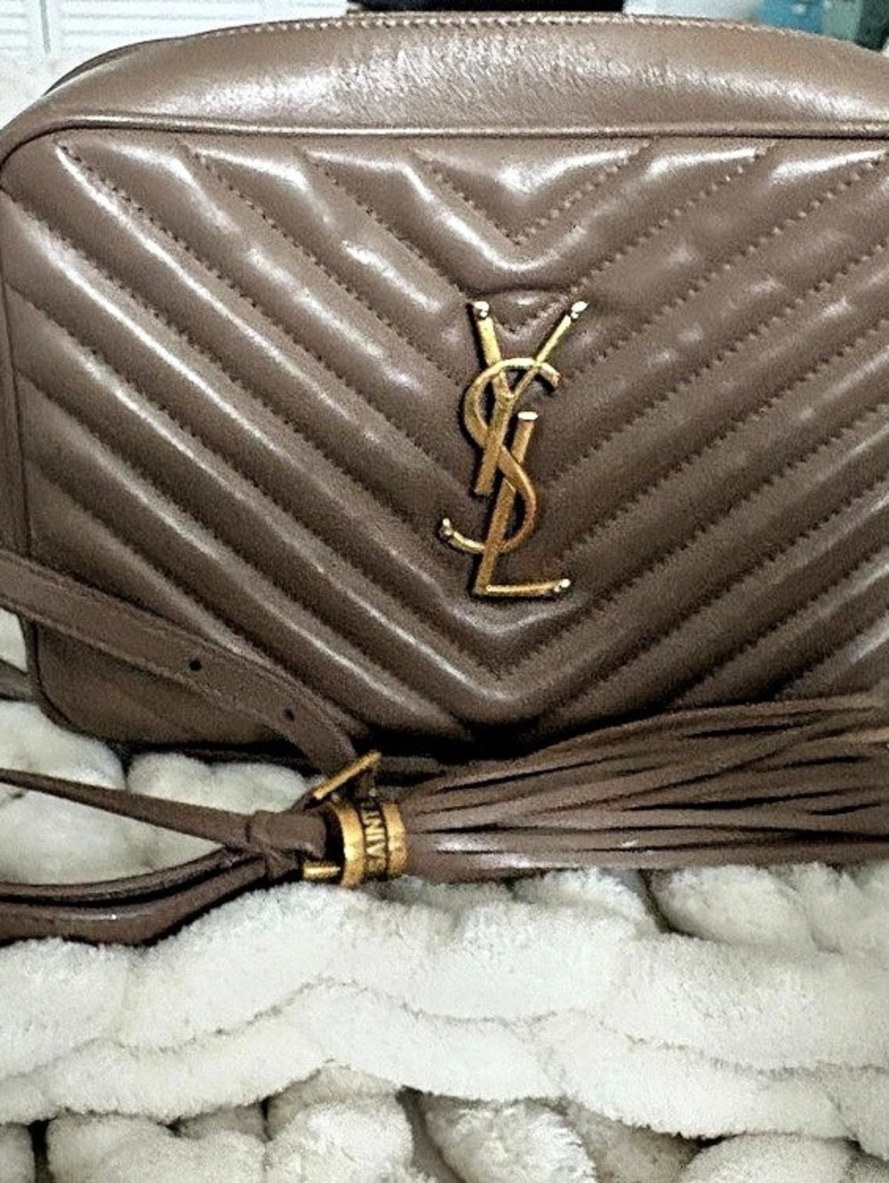 Saint Laurent Lou Camera Bag in Matelassé Chevron Calfskin Matelassé Chevron